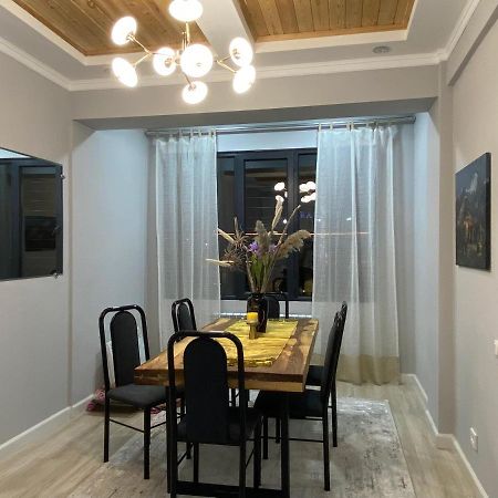 Bird'S Nest - Apartment In Downtown كاراكول المظهر الخارجي الصورة