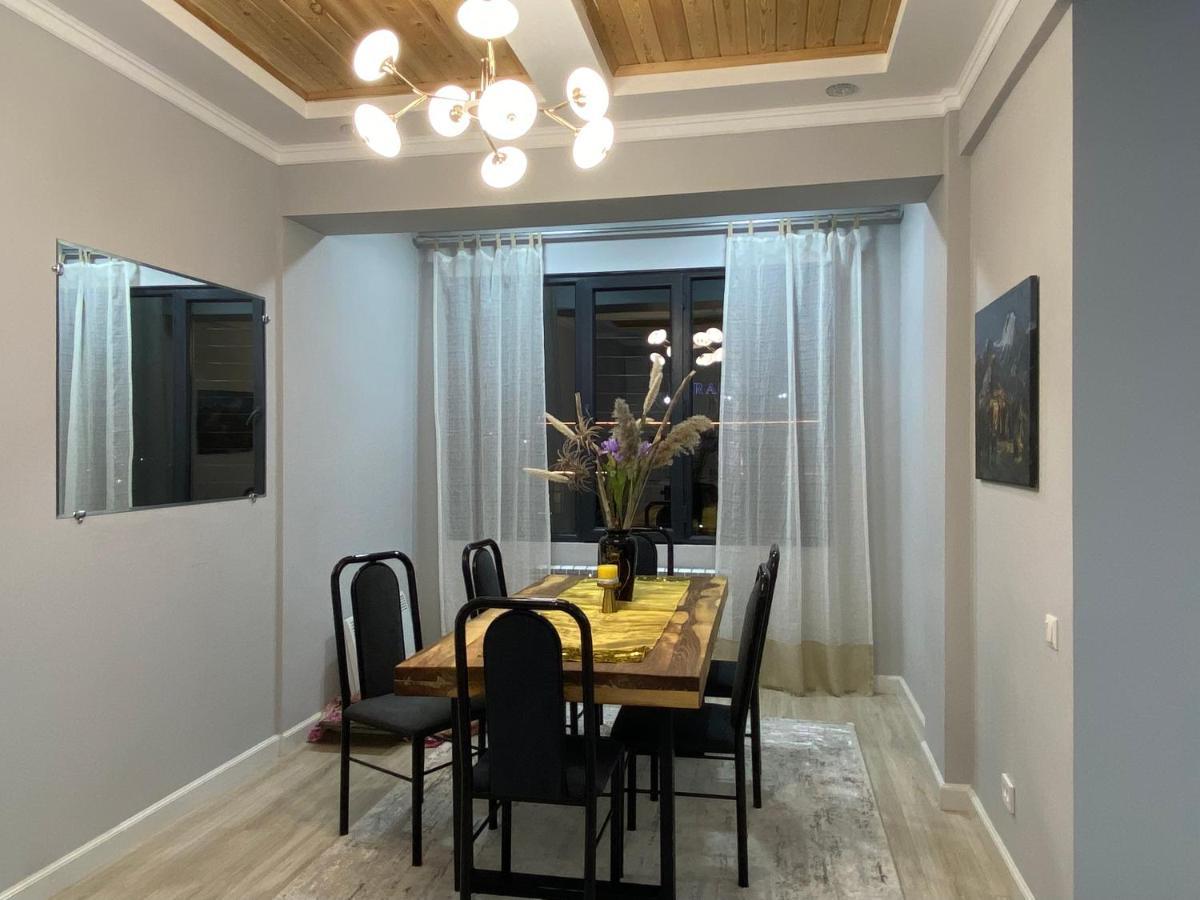 Bird'S Nest - Apartment In Downtown كاراكول المظهر الخارجي الصورة