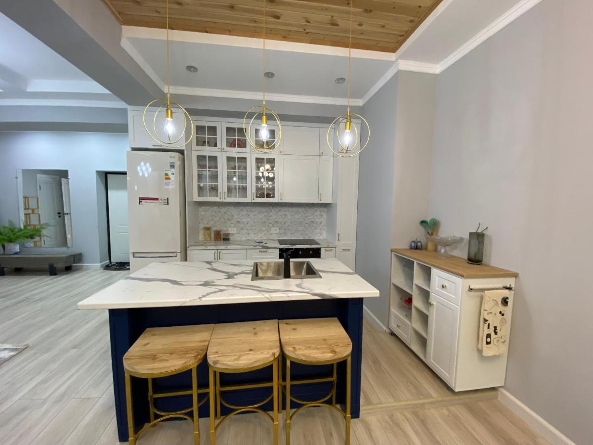 Bird'S Nest - Apartment In Downtown كاراكول المظهر الخارجي الصورة