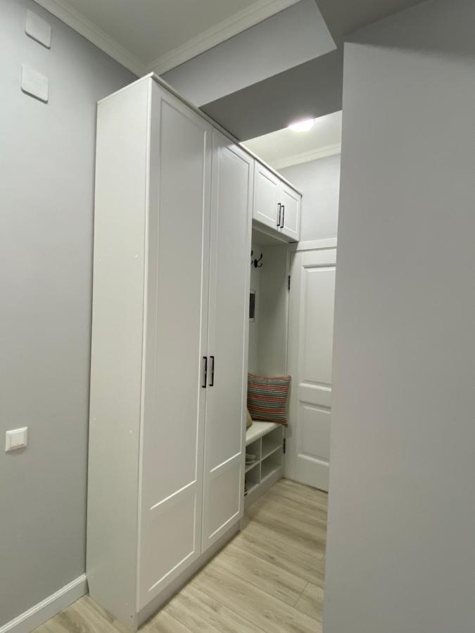 Bird'S Nest - Apartment In Downtown كاراكول المظهر الخارجي الصورة