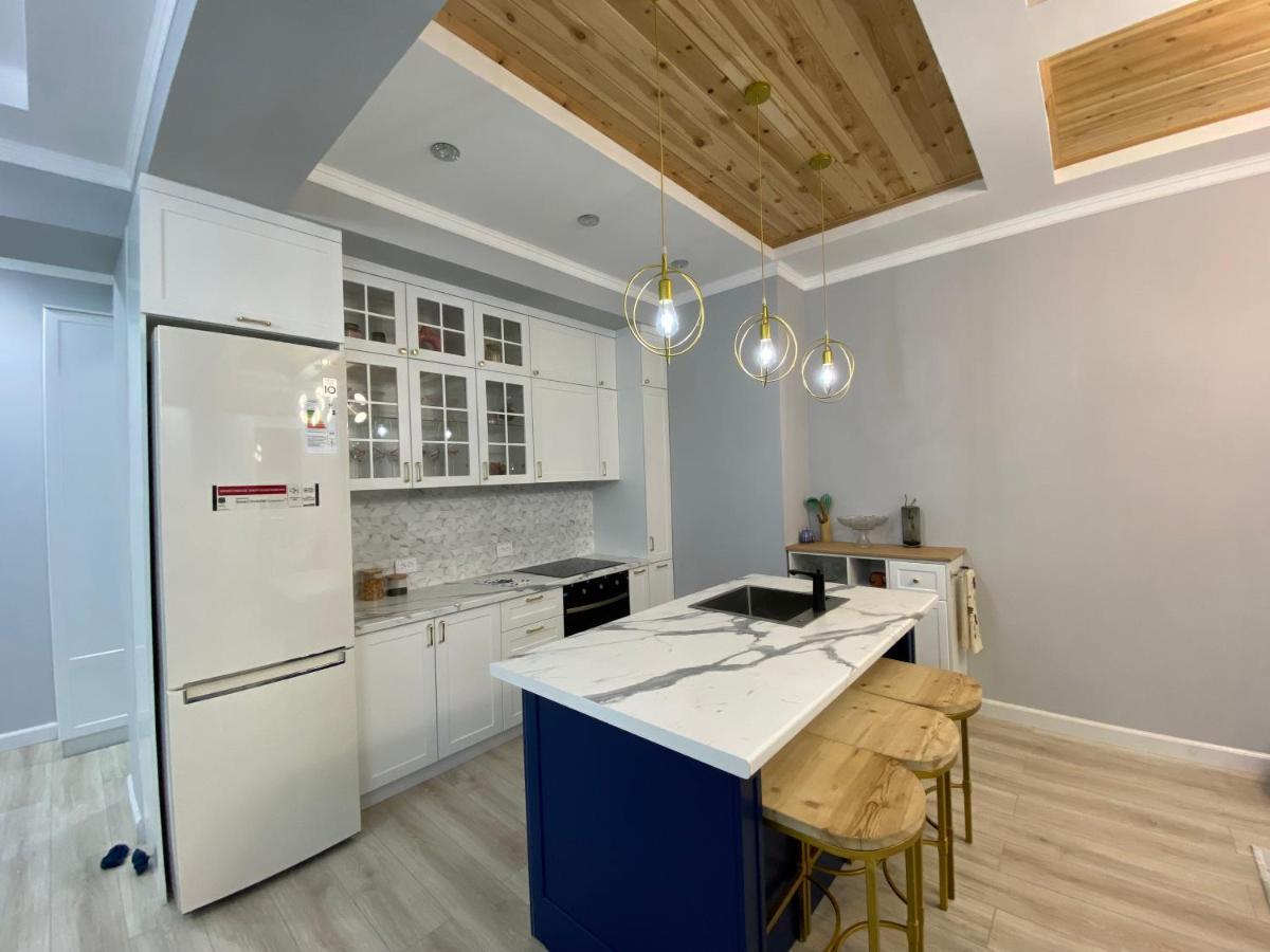 Bird'S Nest - Apartment In Downtown كاراكول المظهر الخارجي الصورة