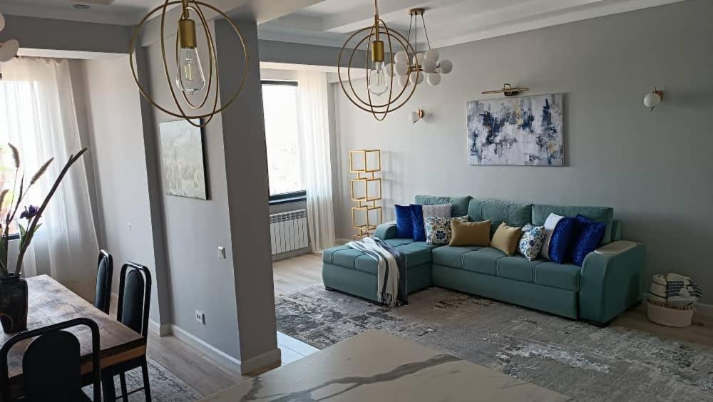 Bird'S Nest - Apartment In Downtown كاراكول المظهر الخارجي الصورة